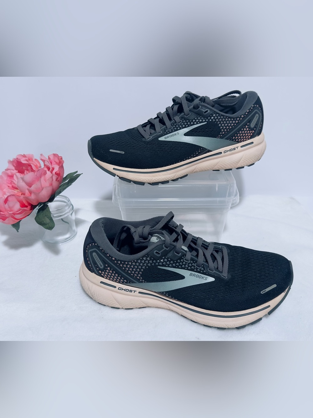 Brooks Ghost Athletic Women's Running Shoes -Black and Pink size 8.5